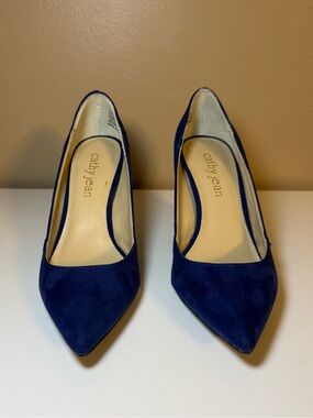 Cathy Jean Navy Pointed-Toe Women’s Heels